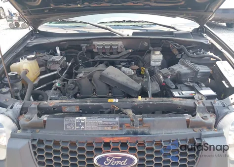 2005 Ford Escape Xlt z USA, uszkodzony, nr VIN 1FMYU931X5KD76342